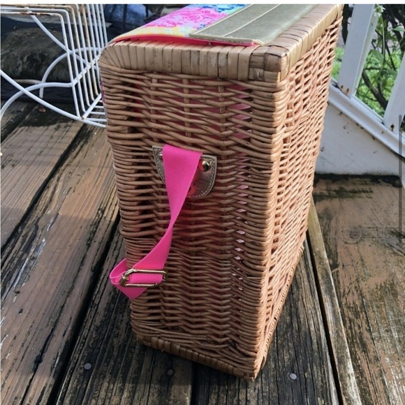 NWOT Lilly Pulitzer Wicker Wine Picnic Basket - Picture 5 of 8
